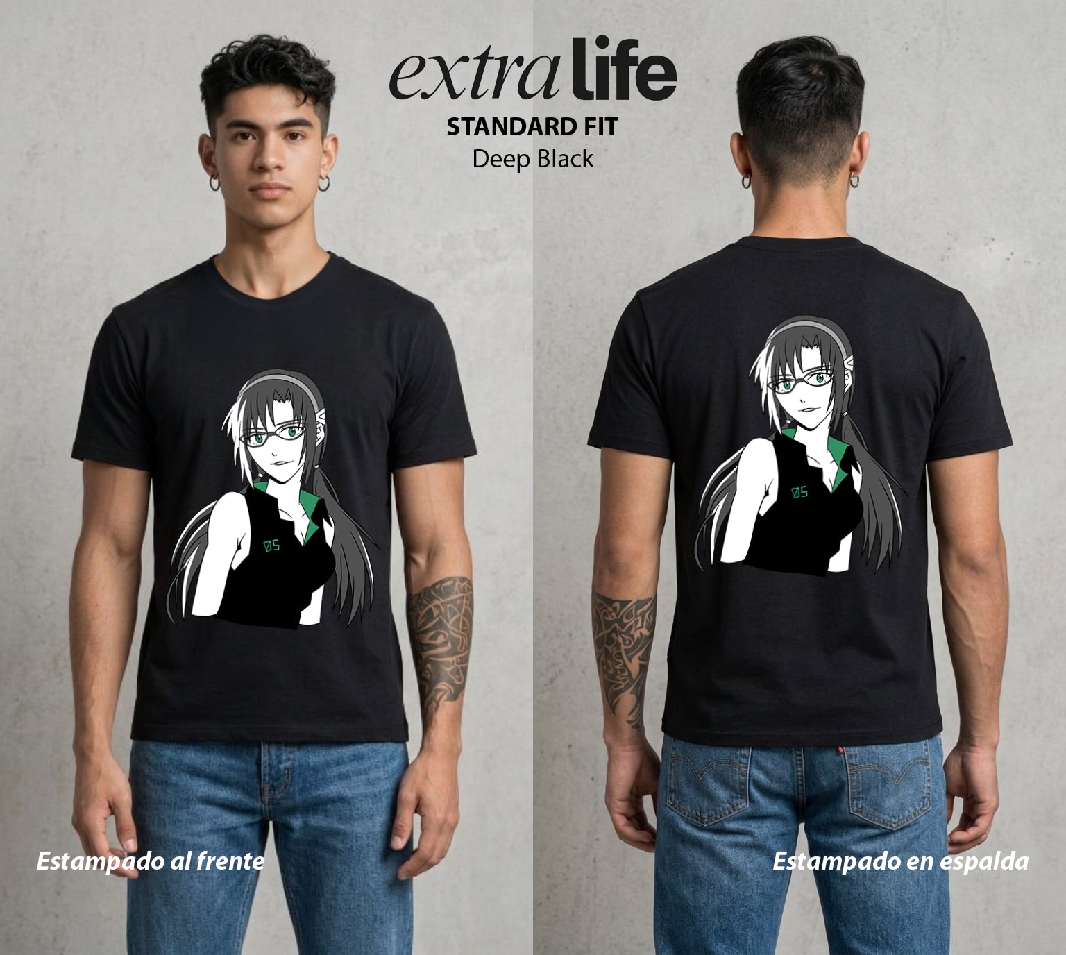Unidad de Combate | La Cuarta del EVA #01418 - Playera Standard Fit | Deep Black - Foto en modelo