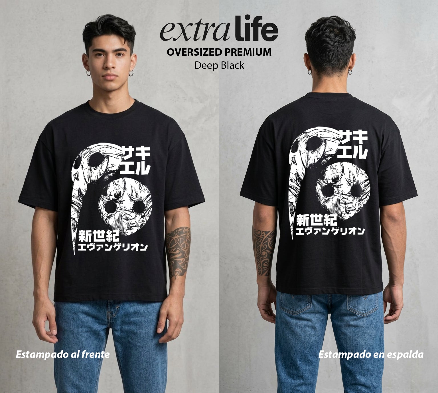 Unidad de Combate | El Tercer Angel #01431 - Playera Oversized Premium | Deep Black - Foto en modelo