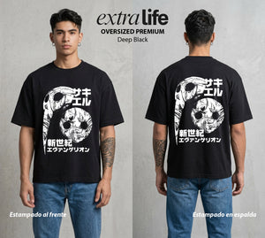Unidad de Combate | El Tercer Angel #01431 - Playera Oversized Premium | Deep Black - Foto en modelo