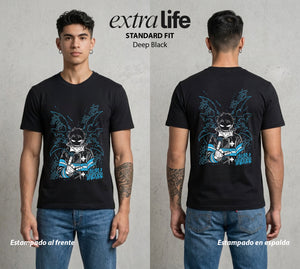 Los Bomberos del Infierno | El Saltador del Fuego #01454 - Playera Standard Fit | Deep Black - Foto en modelo