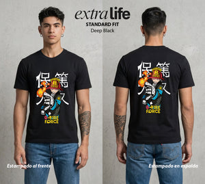 Los Bomberos del Infierno | Los Bomberos del Bien #01457 - Playera Standard Fit | Deep Black - Foto en modelo