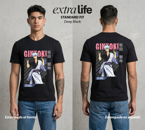 El Samurai sin Trabajo | El Poder del Trabajo #01533 - Playera Standard Fit | Deep Black - Foto en modelo