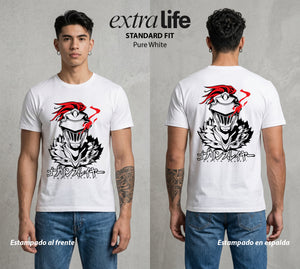 El Exterminador de Goblins | El Cazador de Goblins #01536 - Playera Standard Fit | Pure White - Foto en modelo