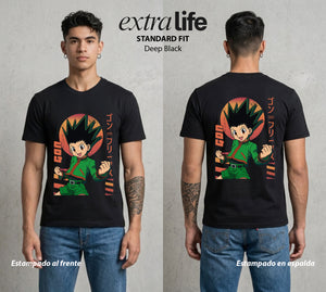 La Prueba del Cazador | La Naturaleza del Bien #01551 - Playera Standard Fit | Deep Black - Foto en modelo