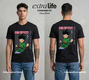 La Prueba del Cazador | Amistad y Aventura #01555 - Playera Standard Fit | Deep Black - Foto en modelo