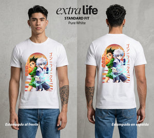 La Prueba del Cazador | El Niño de la Isla #01566 - Playera Standard Fit | Pure White - Foto en modelo