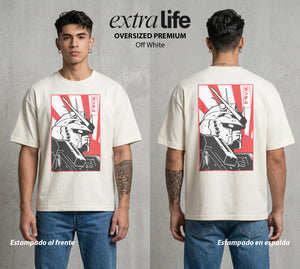 Pilotos de Acero | El Acero del Cosmos #01580 - Playera Oversized Premium | Off White - Foto en modelo