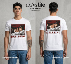 La Organizacion Oscura | El Vampiro del Bien #01639 - Playera Standard Fit | Pure White - Foto en modelo