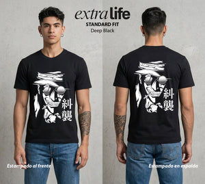 La Organizacion Oscura | El No Muerto Supremo #01642 - Playera Standard Fit | Deep Black - Foto en modelo