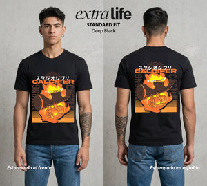 El Estudio del Viento | El Fuego del Castillo #01679 - Playera Standard Fit | Deep Black - Foto en modelo