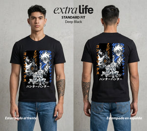 La Prueba del Cazador | El Rayo Asesino #01703 - Playera Standard Fit | Deep Black - Foto en modelo