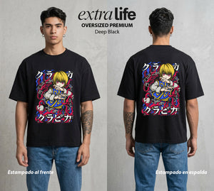 La Prueba del Cazador | La Venganza Escarlata #01723 - Playera Oversized Premium | Deep Black - Foto en modelo