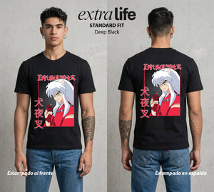 El Medio Demonio | El Demonio Desatado #01734 - Playera Standard Fit | Deep Black - Foto en modelo