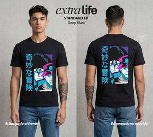 La Extrana Aventura | ORA ORA ORA #01763 - Playera Standard Fit | Deep Black - Foto en modelo