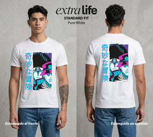 La Extrana Aventura | ORA ORA ORA #01763 - Playera Standard Fit | Pure White - Foto en modelo