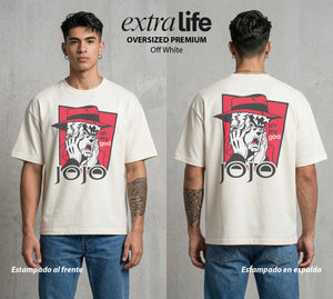 La Extrana Aventura | El Engañador Maestro #01789 - Playera Oversized Premium | Off White - Foto en modelo