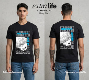 El Arte de las Maldiciones | Seis Ojos del Poder #01841 - Playera Standard Fit | Deep Black - Foto en modelo