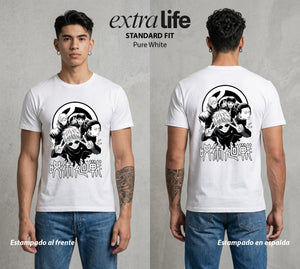 El Arte de las Maldiciones | Los del Infinito #01857 - Playera Standard Fit | Pure White - Foto en modelo