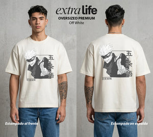 El Arte de las Maldiciones | El Infinito Absoluto #01915 - Playera Oversized Premium | Off White - Foto en modelo