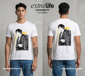 El Arte de las Maldiciones | El Padre del Sombra #01957 - Playera Standard Fit | Pure White - Foto en modelo