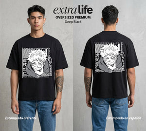 El Arte de las Maldiciones | El Arte Maldito #01984 - Playera Oversized Premium | Deep Black - Foto en modelo