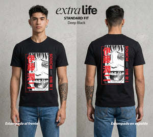 El Horror del Mangaka | El Niño de los Clavos #01992 - Playera Standard Fit | Deep Black - Foto en modelo