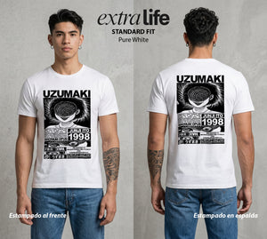 El Horror del Mangaka | La Espiral del Miedo #01997 - Playera Standard Fit | Pure White - Foto en modelo
