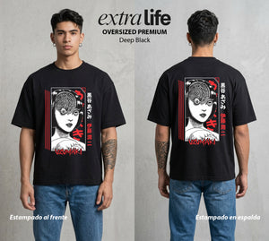 El Horror del Mangaka | El Vortice del Horror #01999 - Playera Oversized Premium | Deep Black - Foto en modelo