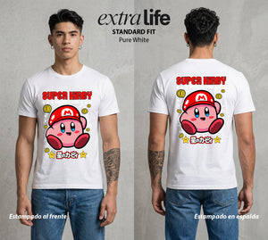 El Reino Rosa | El Fontanero Estelar #02100 - Playera Standard Fit | Pure White - Foto en modelo
