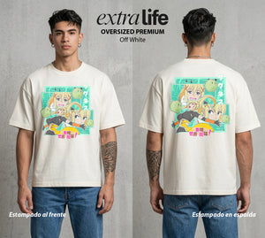 La Otra Vida del Heroe | La Masoquista del Bien #02122 - Playera Oversized Premium | Off White - Foto en modelo