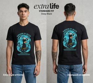 Mar de los Piratas | El Cirujano del Espacio #02145 - Playera Standard Fit | Deep Black - Foto en modelo