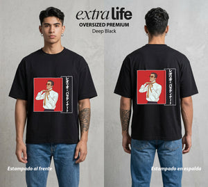 La Prueba del Cazador | La Promesa del Medico #02149 - Playera Oversized Premium | Deep Black - Foto en modelo