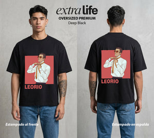 La Prueba del Cazador | El Doctor del Futuro #02152 - Playera Oversized Premium | Deep Black - Foto en modelo