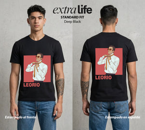 La Prueba del Cazador | El Doctor del Futuro #02152 - Playera Standard Fit | Deep Black - Foto en modelo