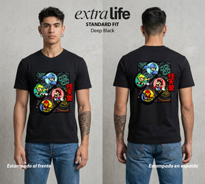 Varios Mundos | El Heroe Legendario #02157 - Playera Standard Fit | Deep Black - Foto en modelo
