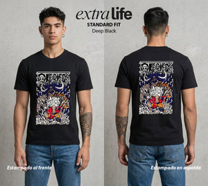 Mar de los Piratas | Capitan de Goma #02181 - Playera Standard Fit | Deep Black - Foto en modelo