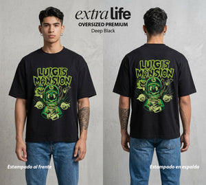 El Reino del Fontanero | El Hermano Verde #02183 - Playera Oversized Premium | Deep Black - Foto en modelo