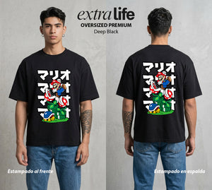 El Reino del Fontanero | El Explorador del Reino #02205 - Playera Oversized Premium | Deep Black - Foto en modelo