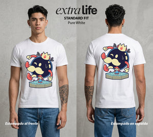 El Reino del Fontanero | El Viajero del Reino #02235 - Playera Standard Fit | Pure White - Foto en modelo
