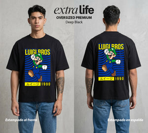 El Reino del Fontanero | El Heroe del Reino #02237 - Playera Oversized Premium | Deep Black - Foto en modelo