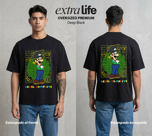 El Reino del Fontanero | El Fontanero Estelar en su Graduacion #02308 - Playera Oversized Premium | Deep Black - Foto en modelo