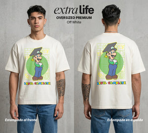 El Reino del Fontanero | El Fontanero Estelar en su Graduacion #02308 - Playera Oversized Premium | Off White - Foto en modelo