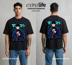 Musculos sobre Magia | El Puño sobre la Magia #02339 - Playera Oversized Premium | Deep Black - Foto en modelo