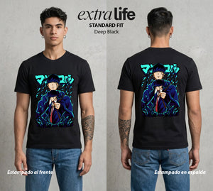 Musculos sobre Magia | El Puño sobre la Magia #02339 - Playera Standard Fit | Deep Black - Foto en modelo