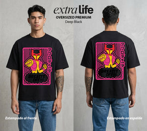 El Coloso de Acero | La Diosa de Acero #02366 - Playera Oversized Premium | Deep Black - Foto en modelo