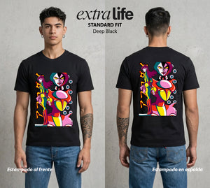 El Coloso de Acero | La Diosa de Acero #02368 - Playera Standard Fit | Deep Black - Foto en modelo