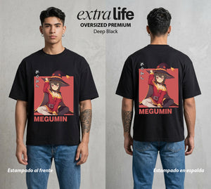 La Otra Vida del Heroe | La Unica Magia del Mundo #02425 - Playera Oversized Premium | Deep Black - Foto en modelo