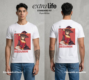 La Otra Vida del Heroe | La Unica Magia del Mundo #02425 - Playera Standard Fit | Pure White - Foto en modelo