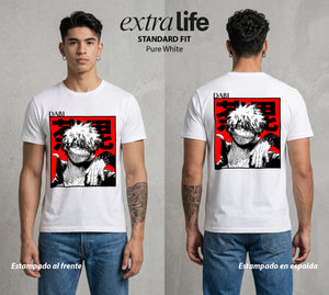 La Academia de Heroes | El Fuego del Clan #02482 - Playera Standard Fit | Pure White - Foto en modelo