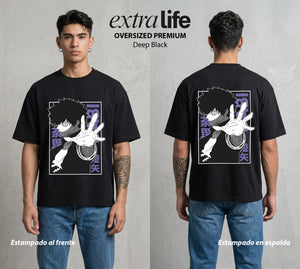 La Academia de Heroes | Las Llamas Azules #02483 - Playera Oversized Premium | Deep Black - Foto en modelo